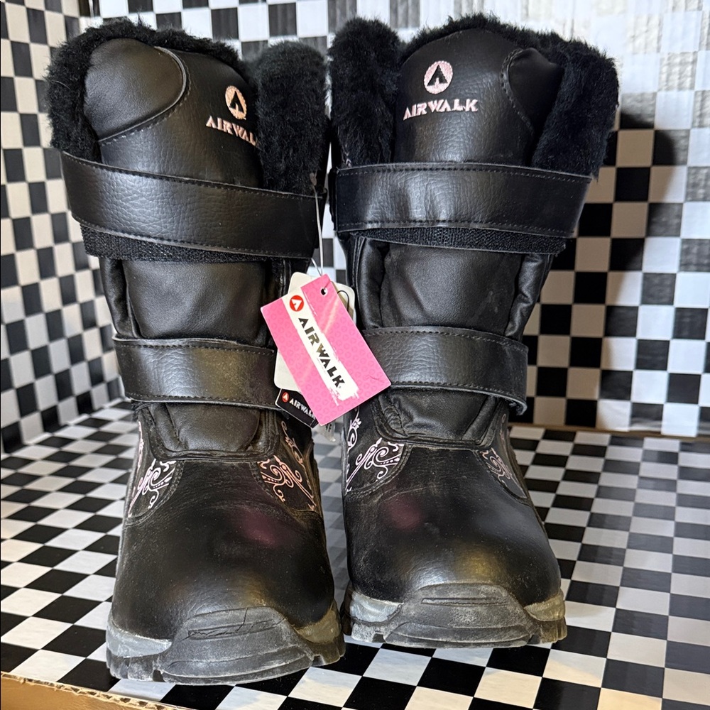 Airwalk Vintage Black Fur-Lined Boots NWT Size 10